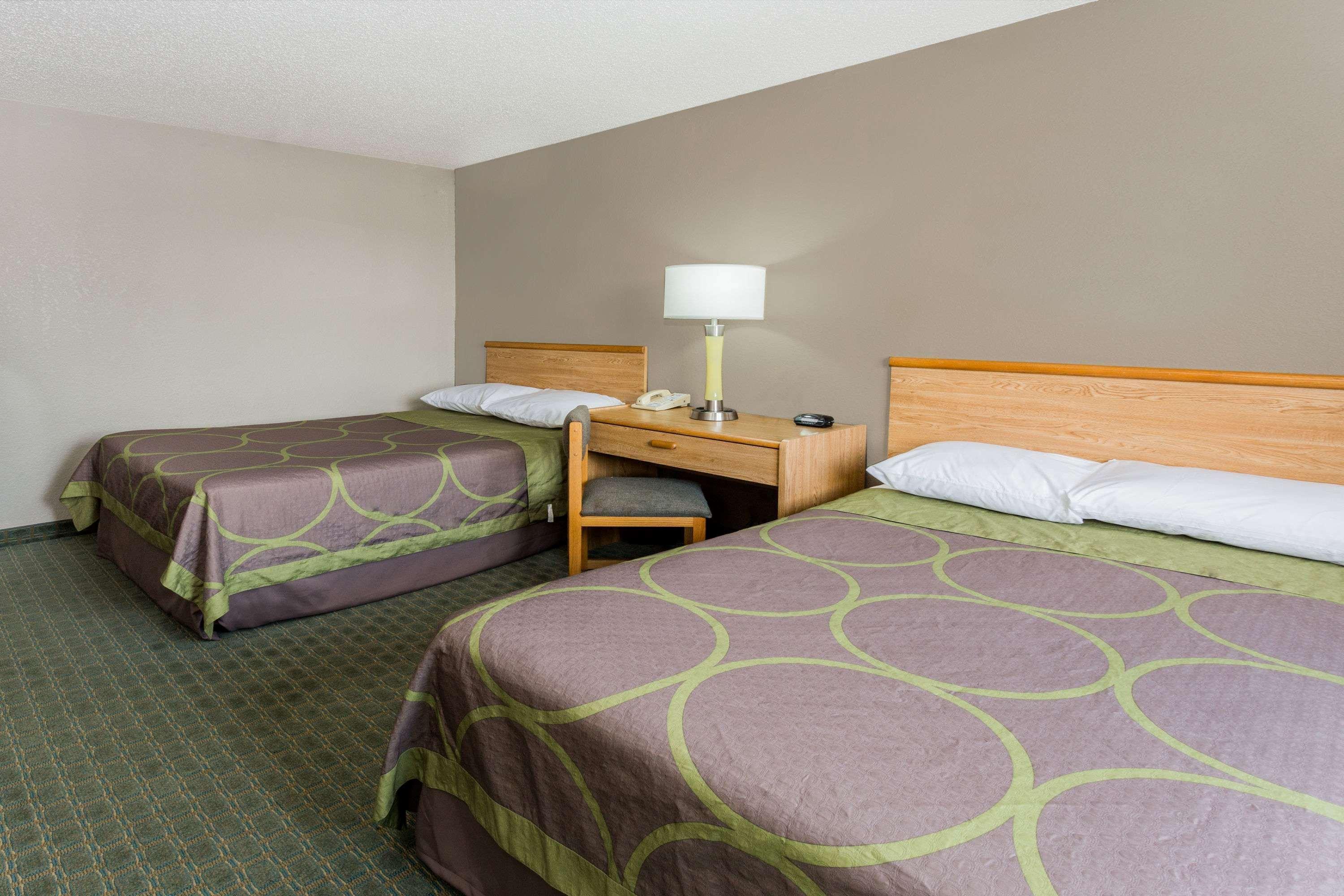 Hotel Super 8 By Wyndham St. Charles Saint Charles Exterior foto