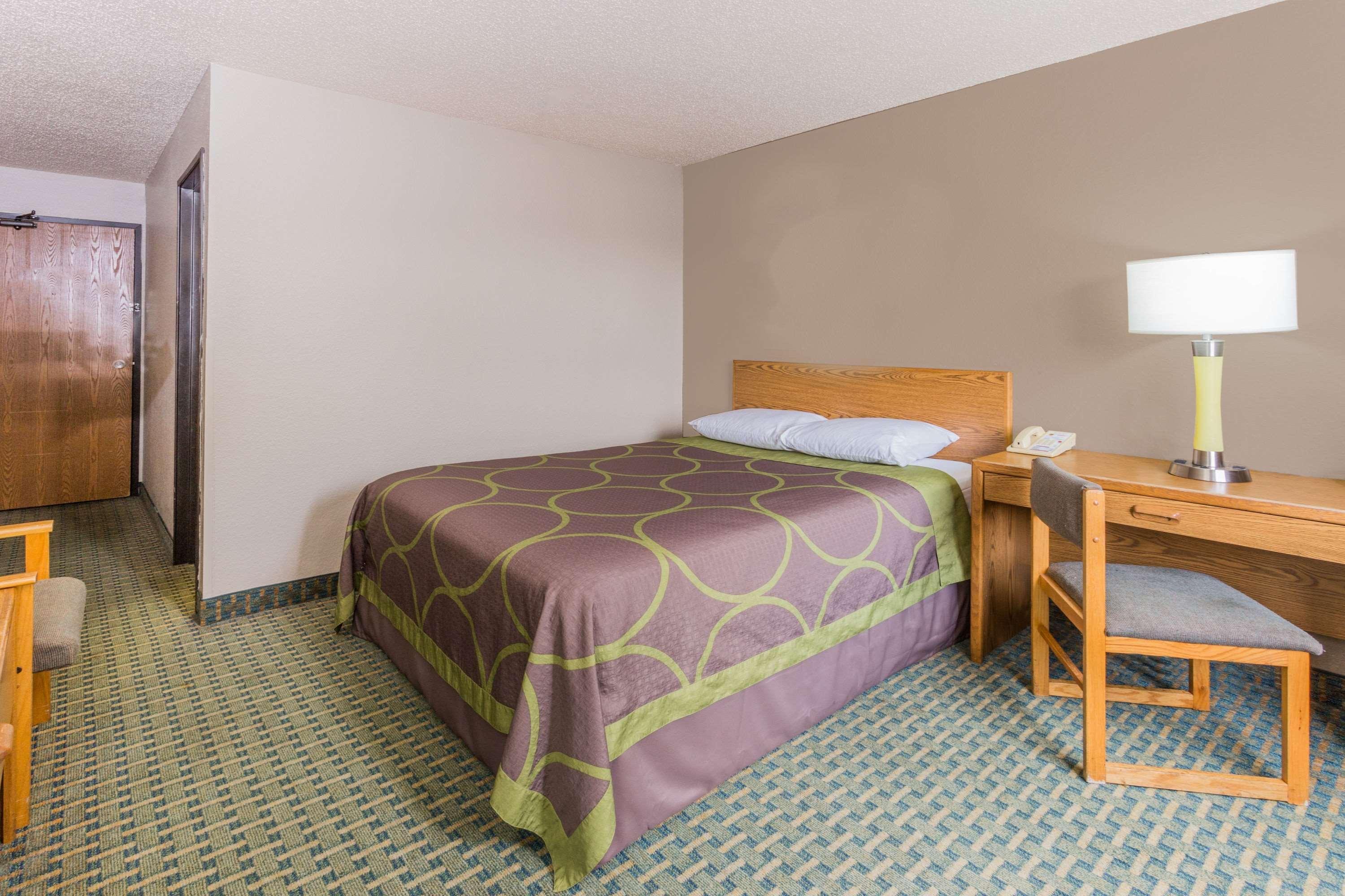 Hotel Super 8 By Wyndham St. Charles Saint Charles Exterior foto