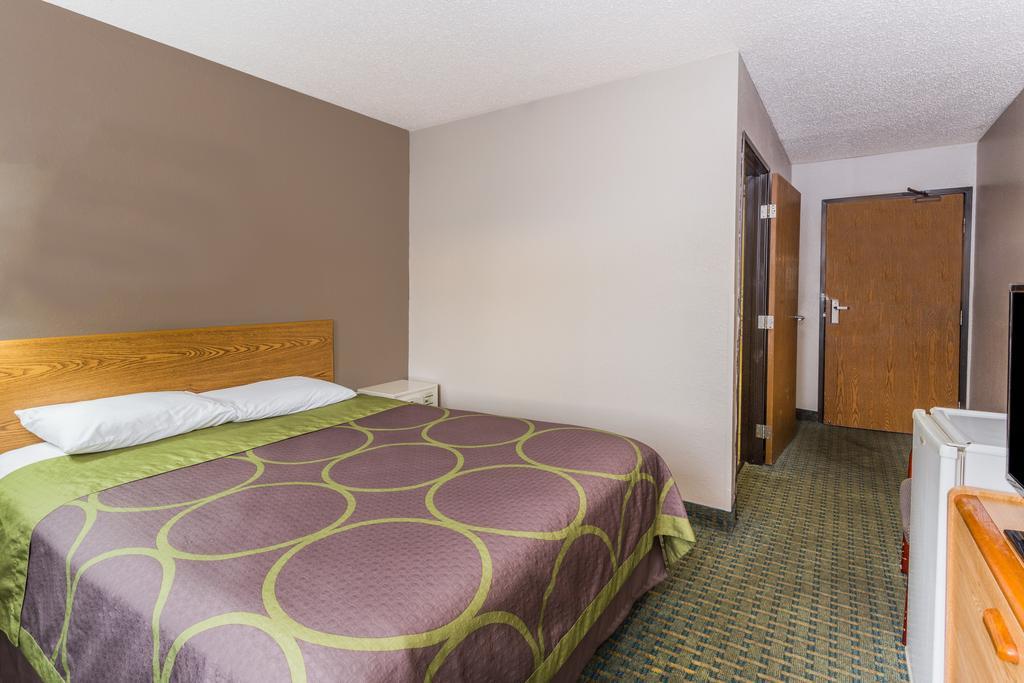 Hotel Super 8 By Wyndham St. Charles Saint Charles Exterior foto