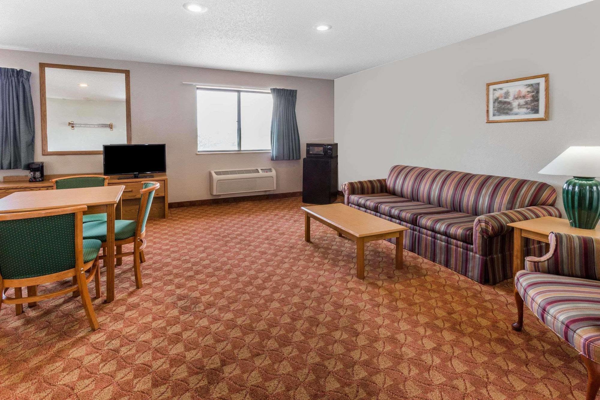 Hotel Super 8 By Wyndham St. Charles Saint Charles Exterior foto
