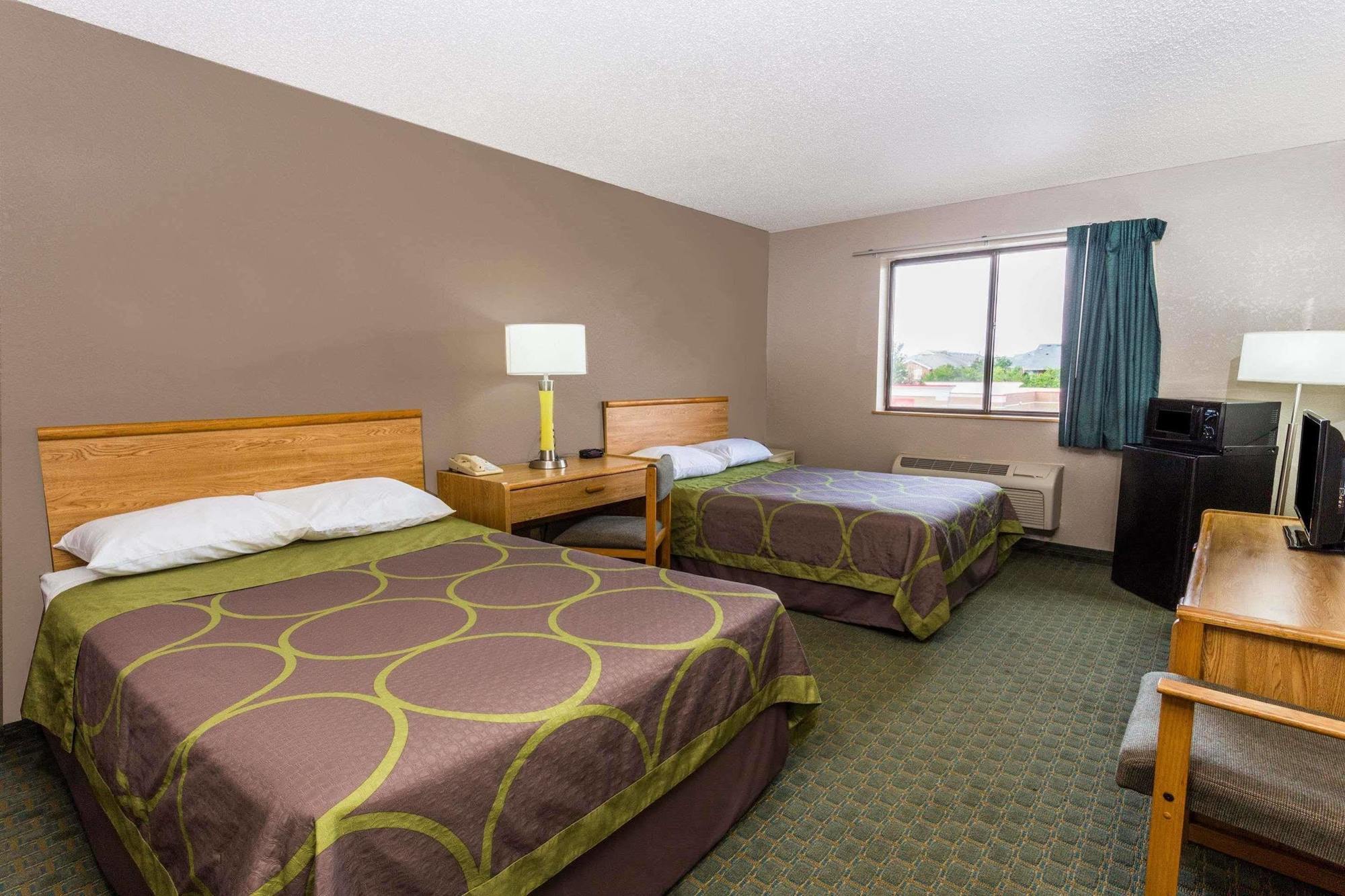 Hotel Super 8 By Wyndham St. Charles Saint Charles Exterior foto
